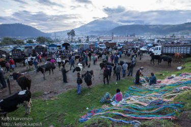 Maalaismarkkinoilla, Otavalo