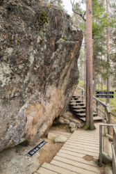 Karhun pesäkivi
